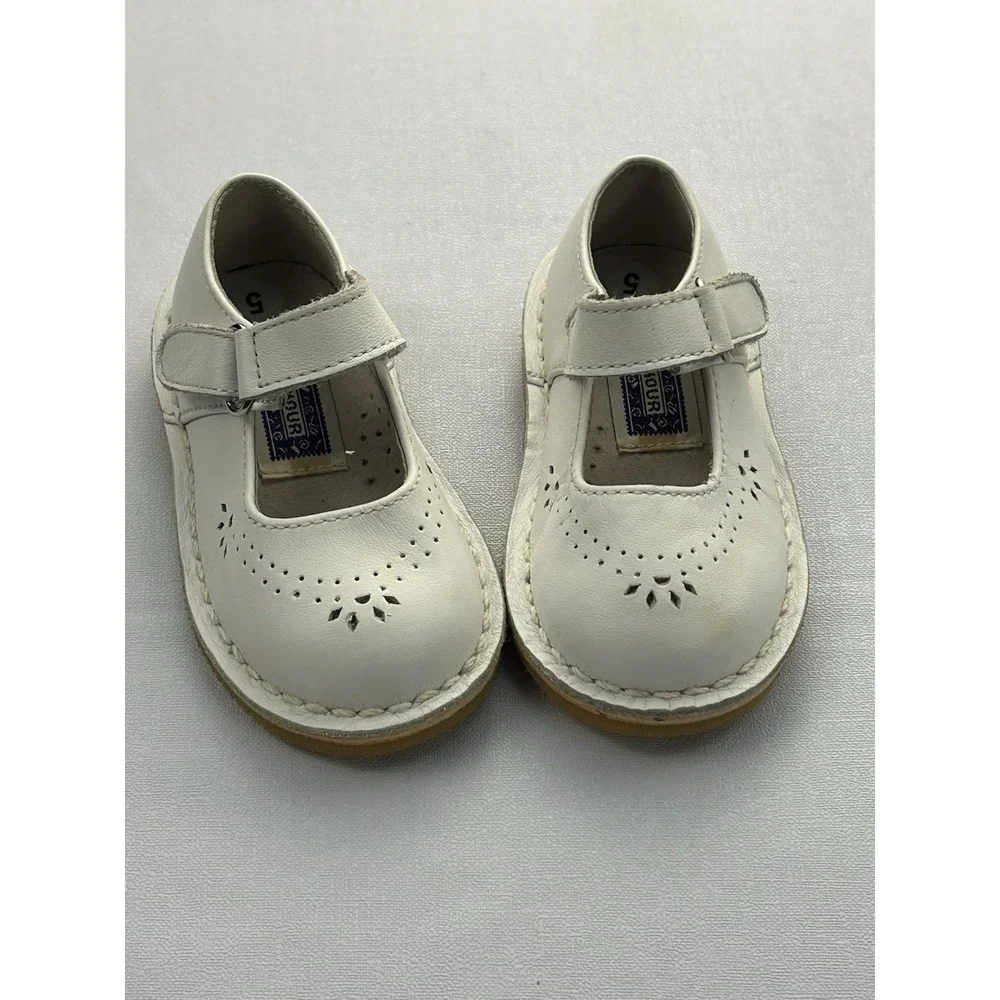 L'Amour Girls Size 5 White Leather Mary Jane Shoes Perforated Floral Dress